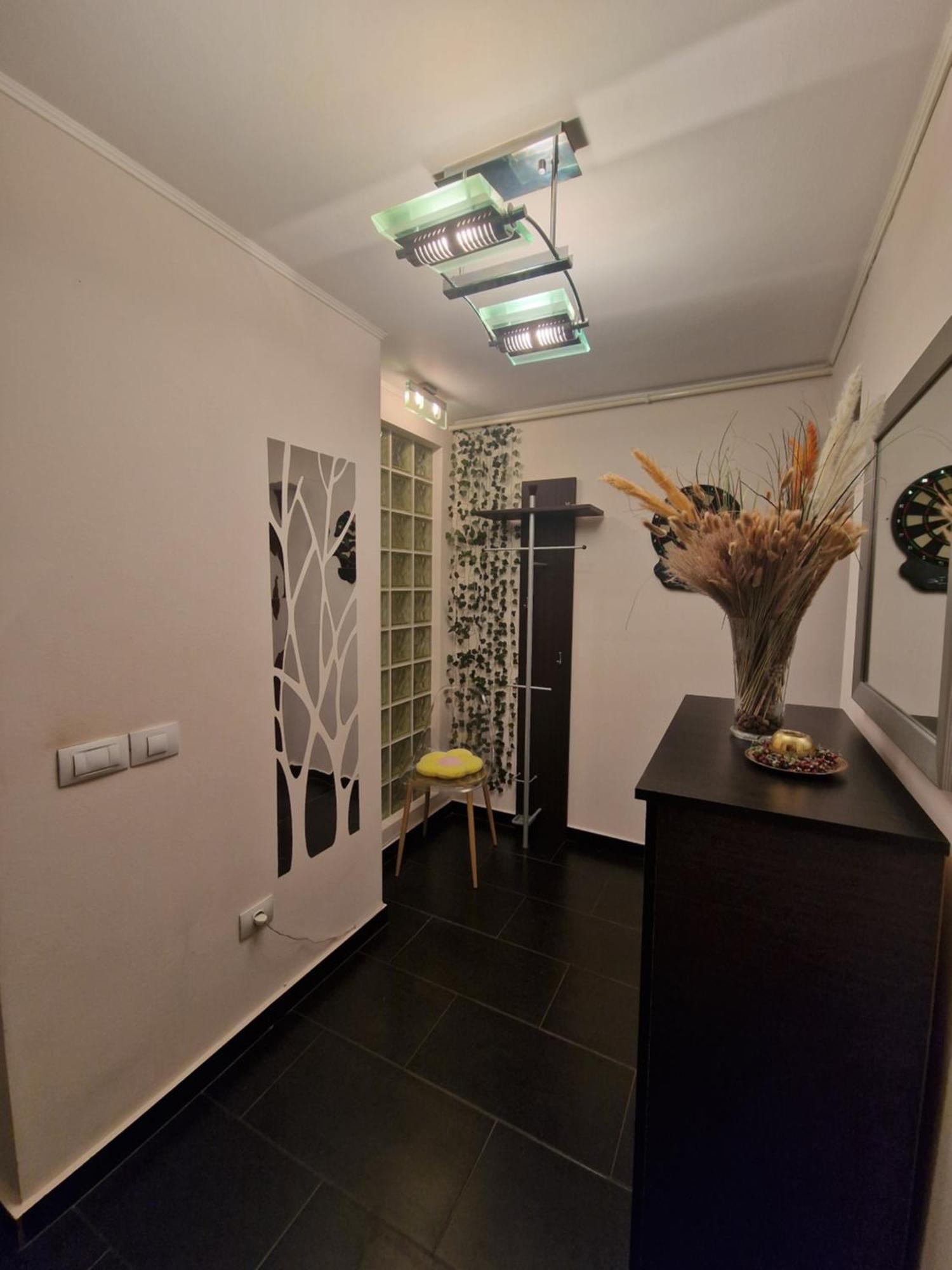 Apartament Red & Yellow Slanic-Moldova Bagian luar foto